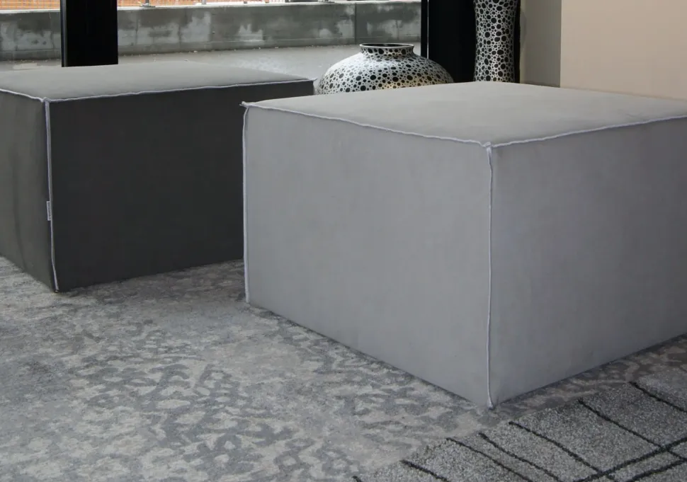 Pouf in tessuto Flower a marchio Tomasella a prezzo ribassato