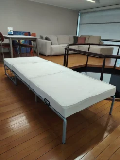 Pouf moderno modello Pouff letto Artigianale in Offerta Outlet