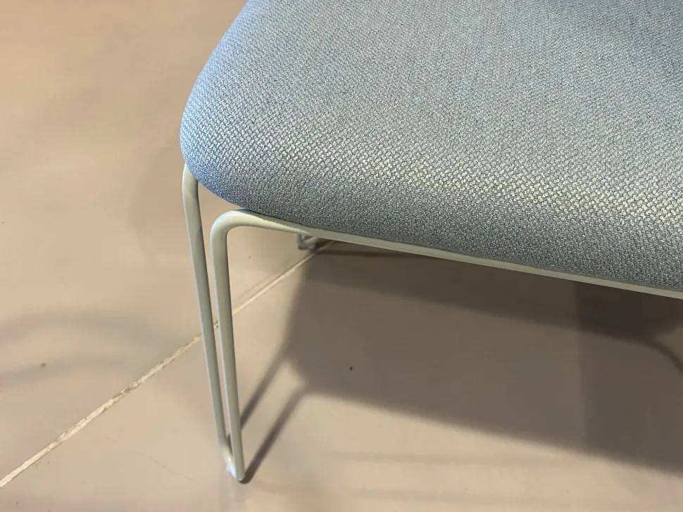 Pouf moderno modello Stulle Connubia a prezzo scontato