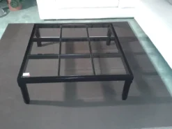 Prezzi ribassati per il tavolino moderno  di Collezione esclusiva