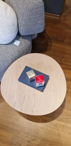 Prezzi ribassati per il tavolino design Caillou wood di Liu jo living