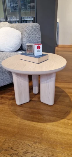 Prezzi ribassati per il tavolino design Caillou wood di Liu jo living