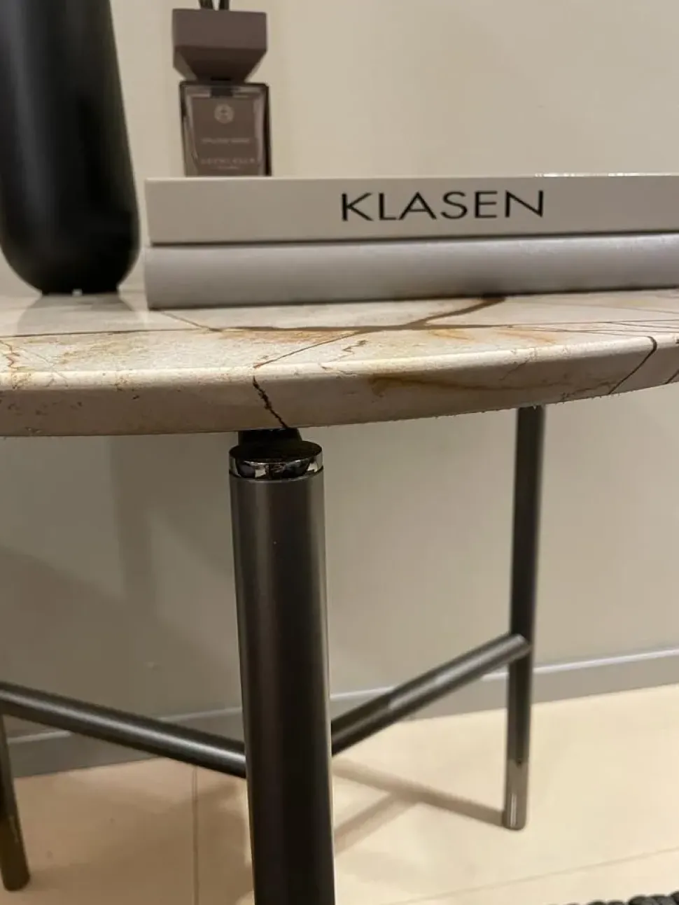 Prezzi ribassati per il tavolino design Iko di Flou