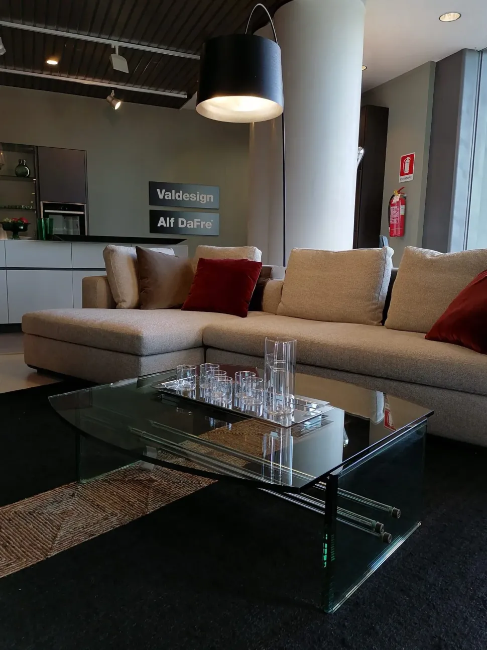 Prezzi ribassati per il tavolino design Burano di Simon