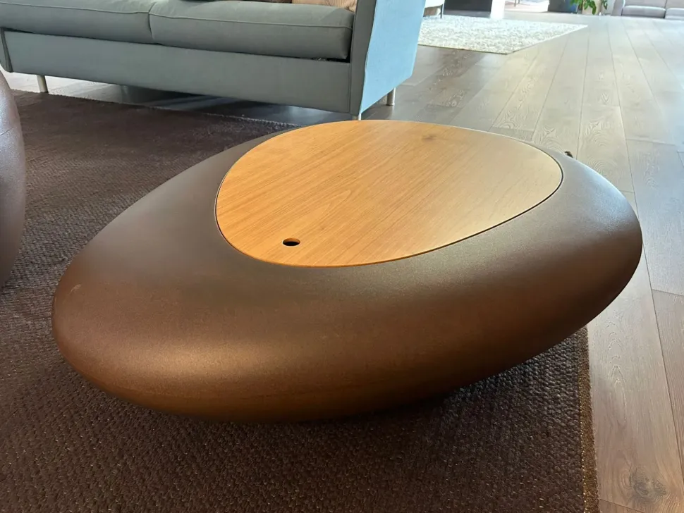 Prezzi ribassati per il tavolino design Ios kos di Tonin casa