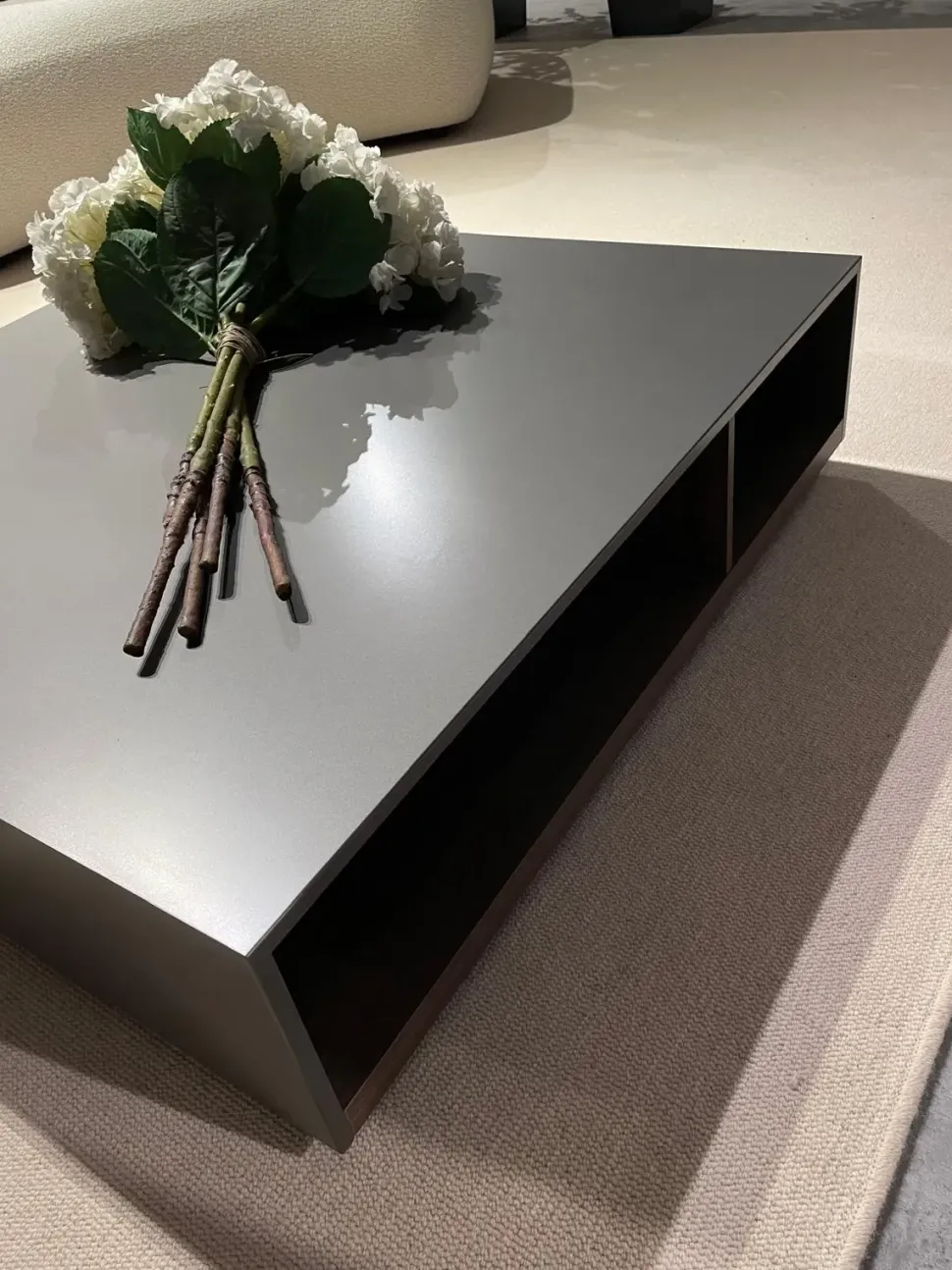 Prezzi ribassati per il tavolino design Seven di Novamobili