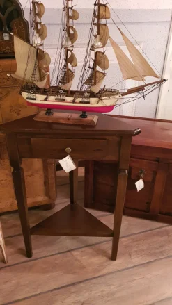 Prezzi ribassati per il tavolino classico Angoliera noce nazionale di Sartori