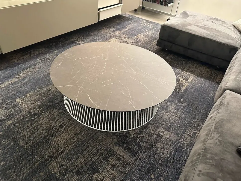 Prezzi ribassati per il tavolino moderno Brigitte di Tomasella