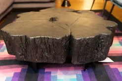 Prezzi ribassati per il tavolino design N. 1 tavolino legno massello sezione originale tronco di Artigianale