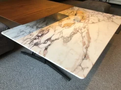 Prezzi ribassati per il tavolino design Fly di Flexform