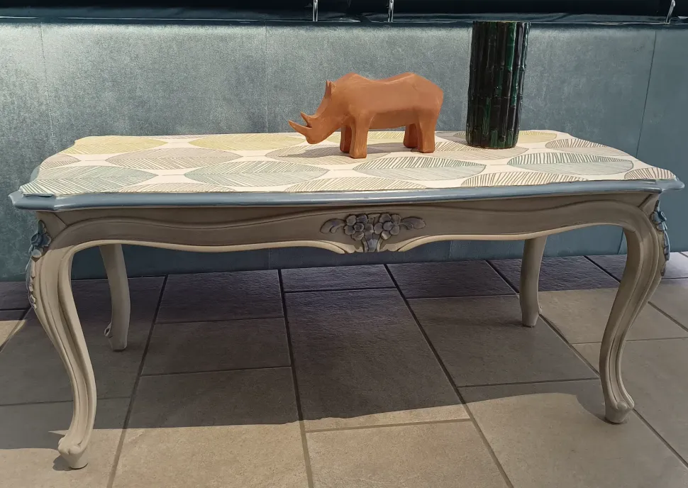 Prezzi ribassati per il tavolino classico Ever di Artigianale