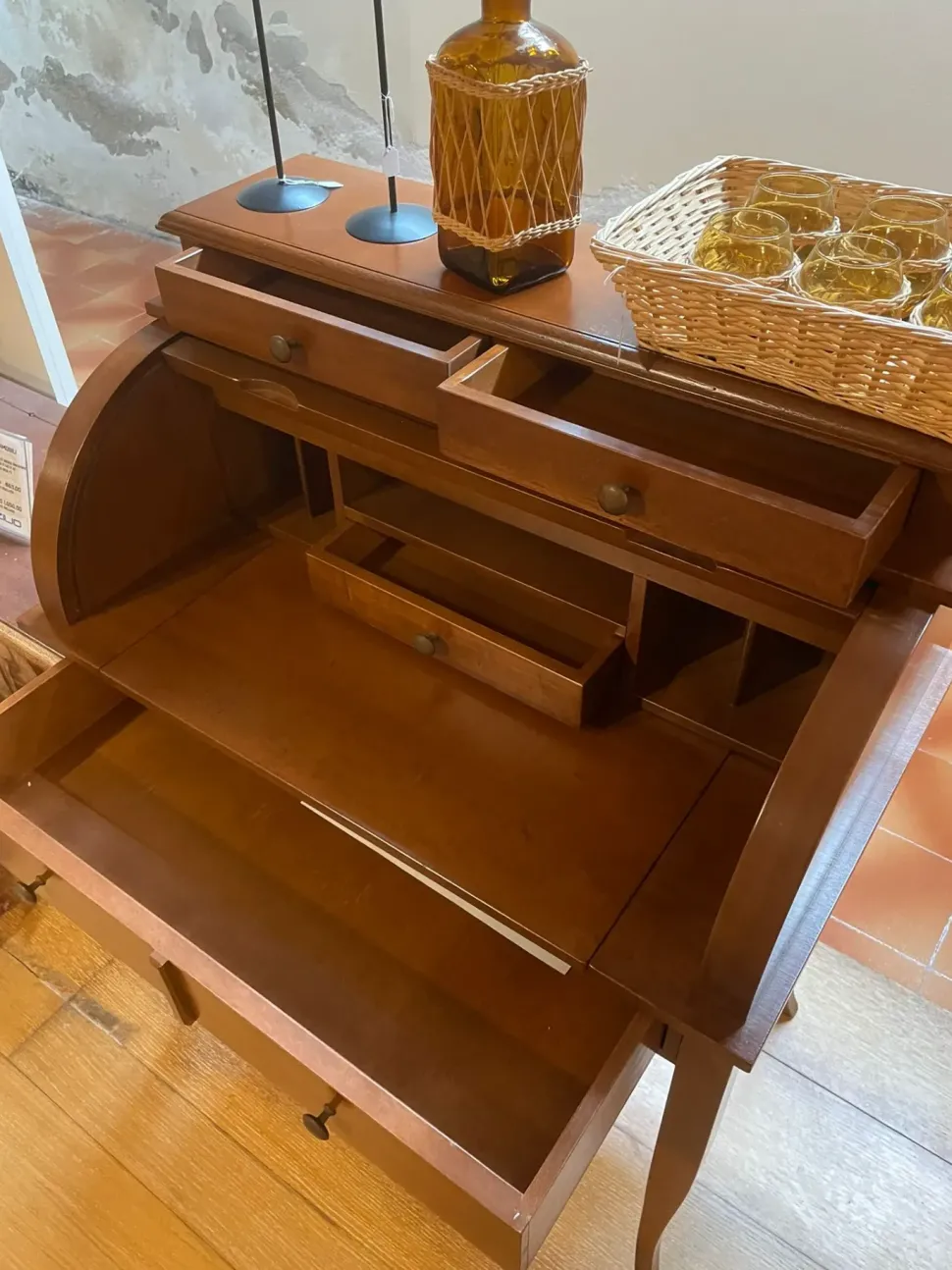 Prezzi ribassati per il tavolino classico Scrittoio legno di Giaretta italia