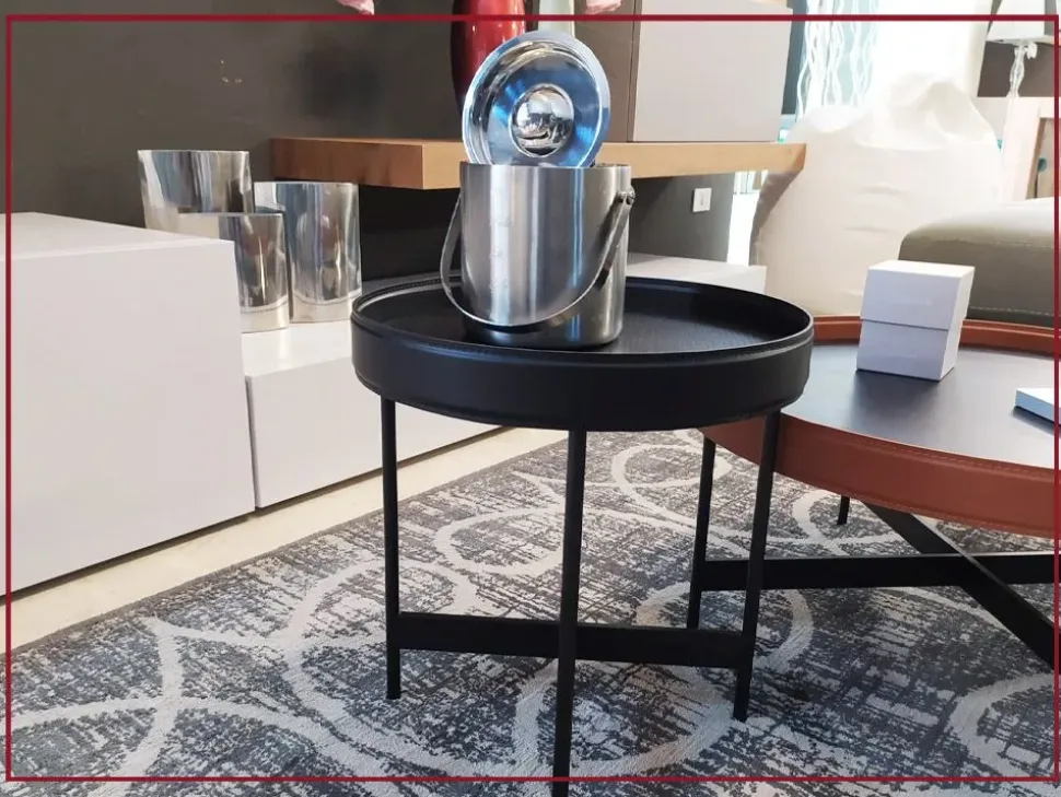 Prezzi ribassati per il tavolino design Arena di Calligaris