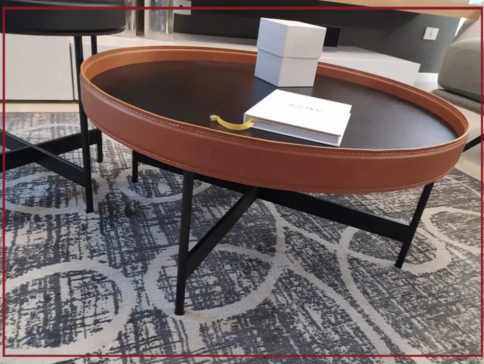 Prezzi ribassati per il tavolino design Arena di Calligaris