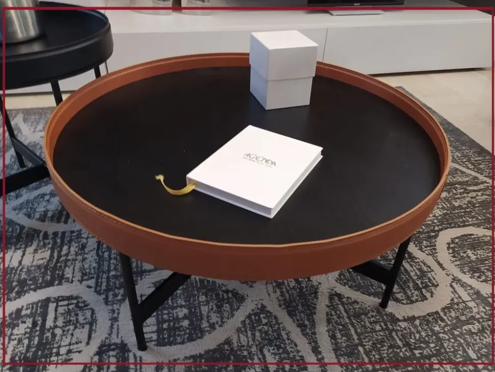 Prezzi ribassati per il tavolino design Arena di Calligaris