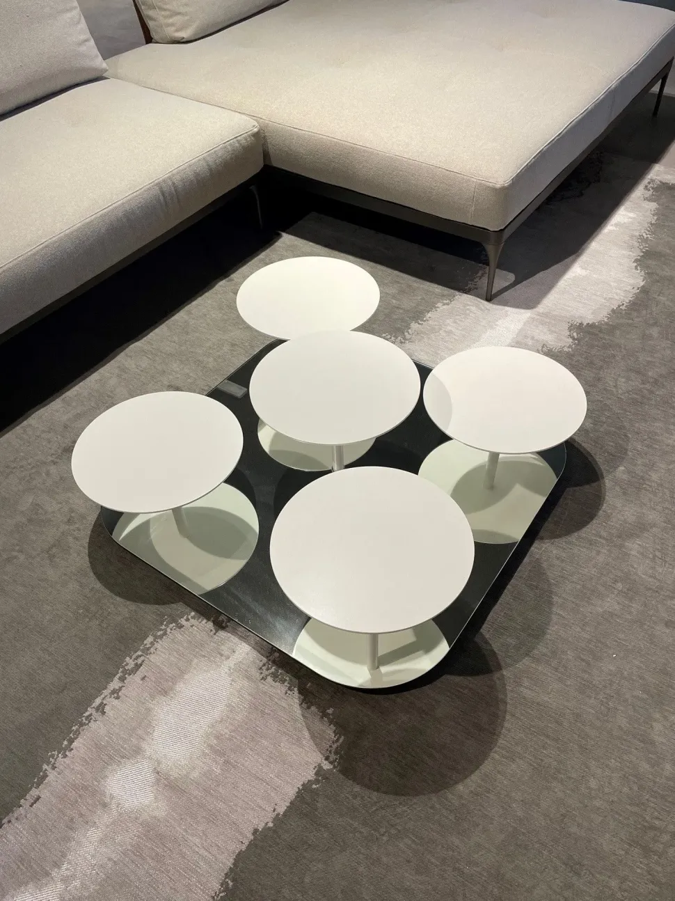 Prezzi ribassati per il tavolino design Valentine di Tonin casa