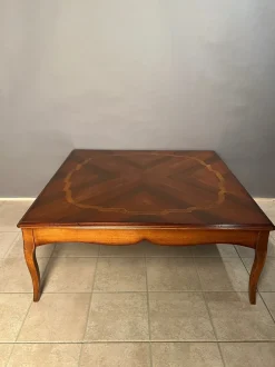 Prezzi ribassati per il tavolino classico M5 210 di Marchetti