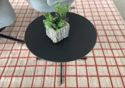 Prezzi ribassati per il tavolino design Bob di Poltrona frau