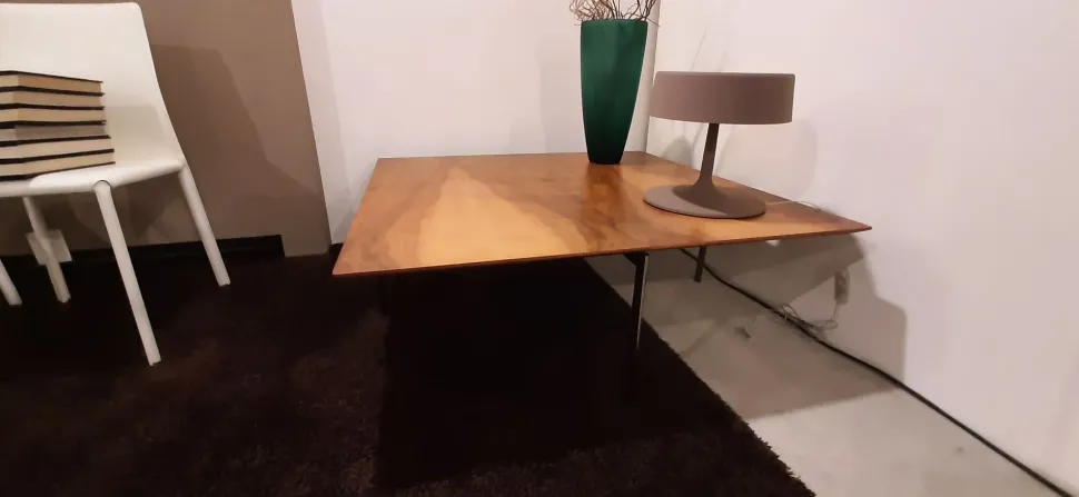 Prezzi ribassati per il tavolino moderno Normal di Minotti