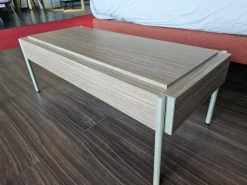 Prezzi ribassati per il tavolino moderno Panca di Adok