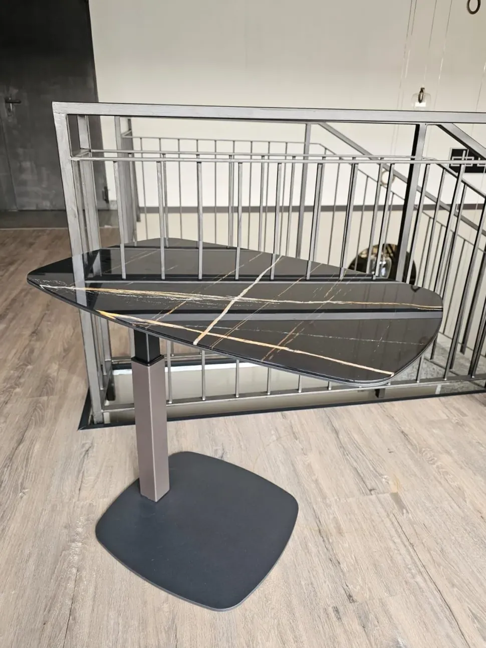 Prezzi ribassati per il tavolino moderno Servus di Easyline