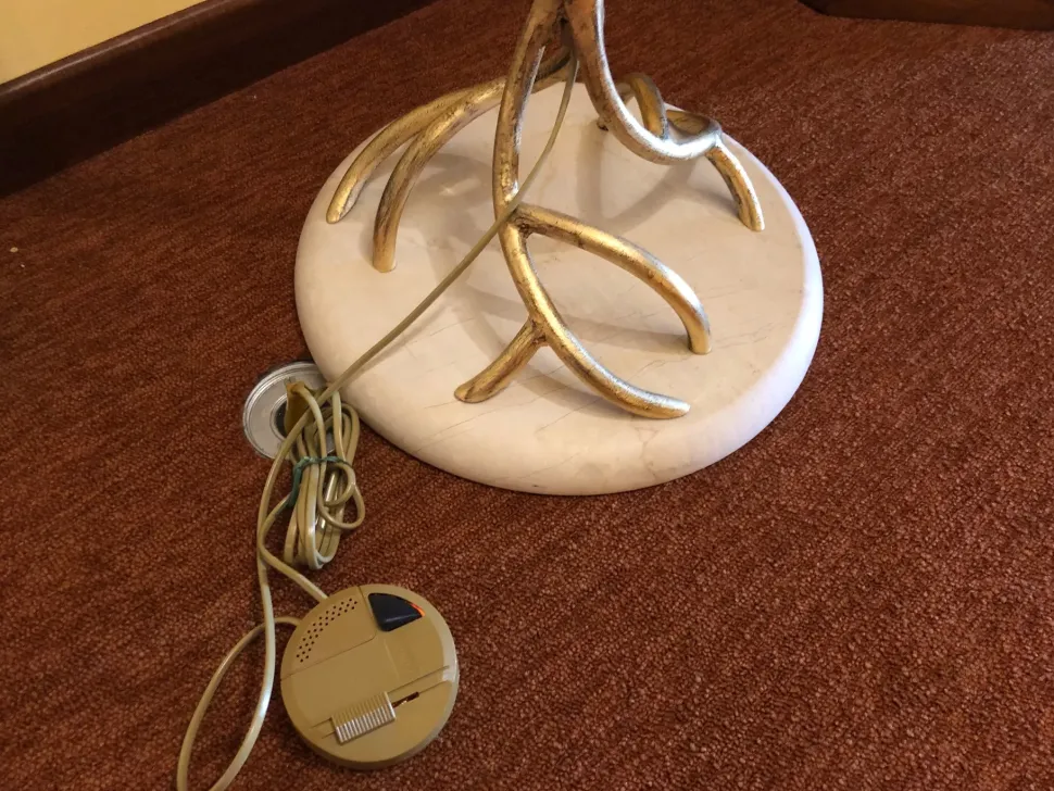 Progettista Interni: Lampada da terra Olivia, stile classico, prezzi vantaggiosi.