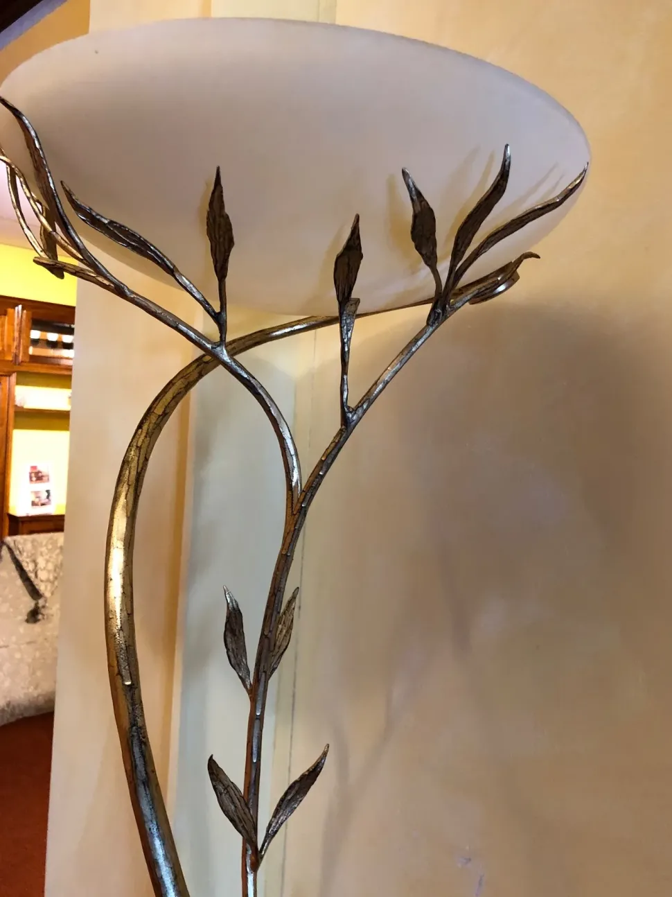 Progettista Interni: Lampada da terra Olivia, stile classico, prezzi vantaggiosi.