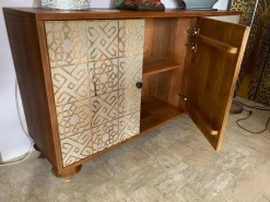 Progettista interni: Outlet etnico, Credenza madia Lorenzo a prezzo Outlet.