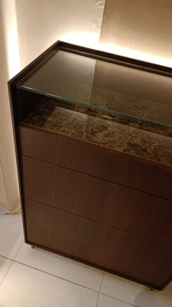 Progettista interni: scopri il comodino Sangiacomo Mod Cabaret in legno a prezzo scontato!