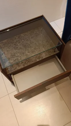 Progettista interni: scopri il comodino Sangiacomo Mod Cabaret in legno a prezzo scontato!