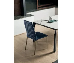 Progettista interni: Sedia Tai Bontempi, schienale alto, trapuntata, prezzo ribassato.