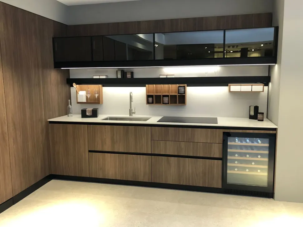 Richiedi il prezzo: cucina noce moderna Thea di Arclinea in offerta