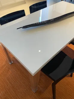 Richiedi il prezzo del tavolo Top top + sedie lizz Kartell