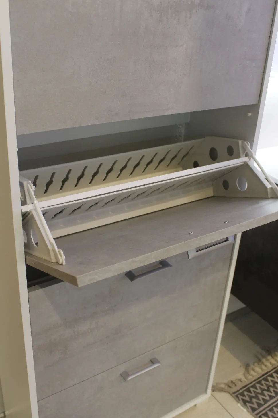 Scarpiera Nala stile moderno a marchio Collezione esclusiva scontata