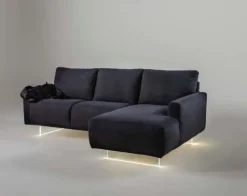 Scopri il divano con penisola Jonas Gamma a un prezzo imbattibile!