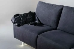 Scopri il divano con penisola Jonas Gamma a un prezzo imbattibile!