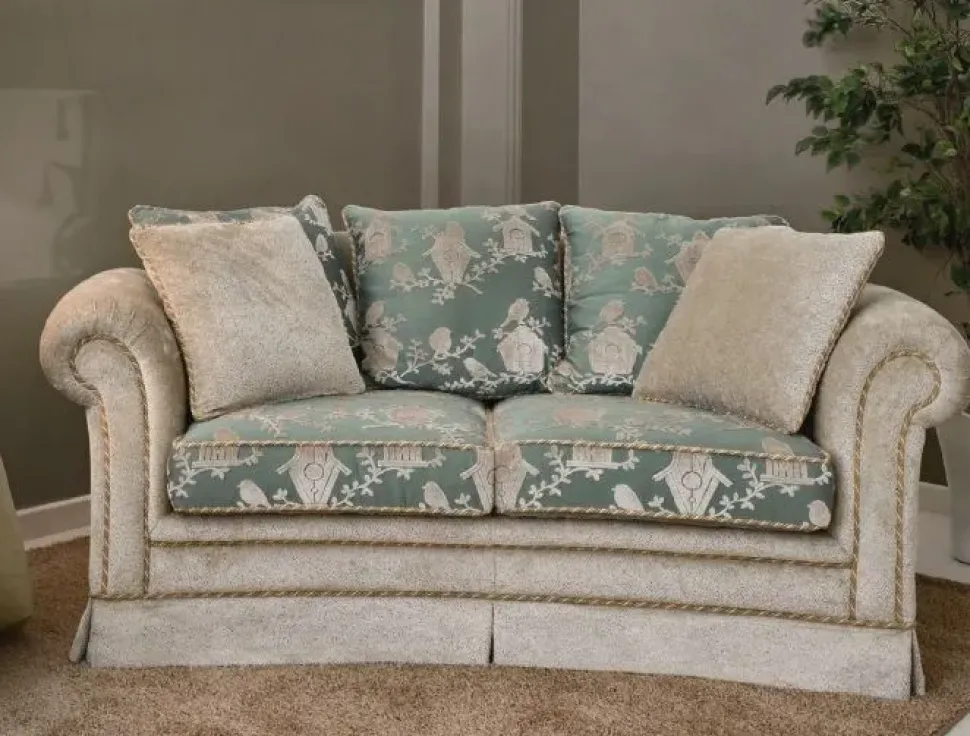 Scopri il Divano Contessa 800 di MD Work a prezzo scontato!