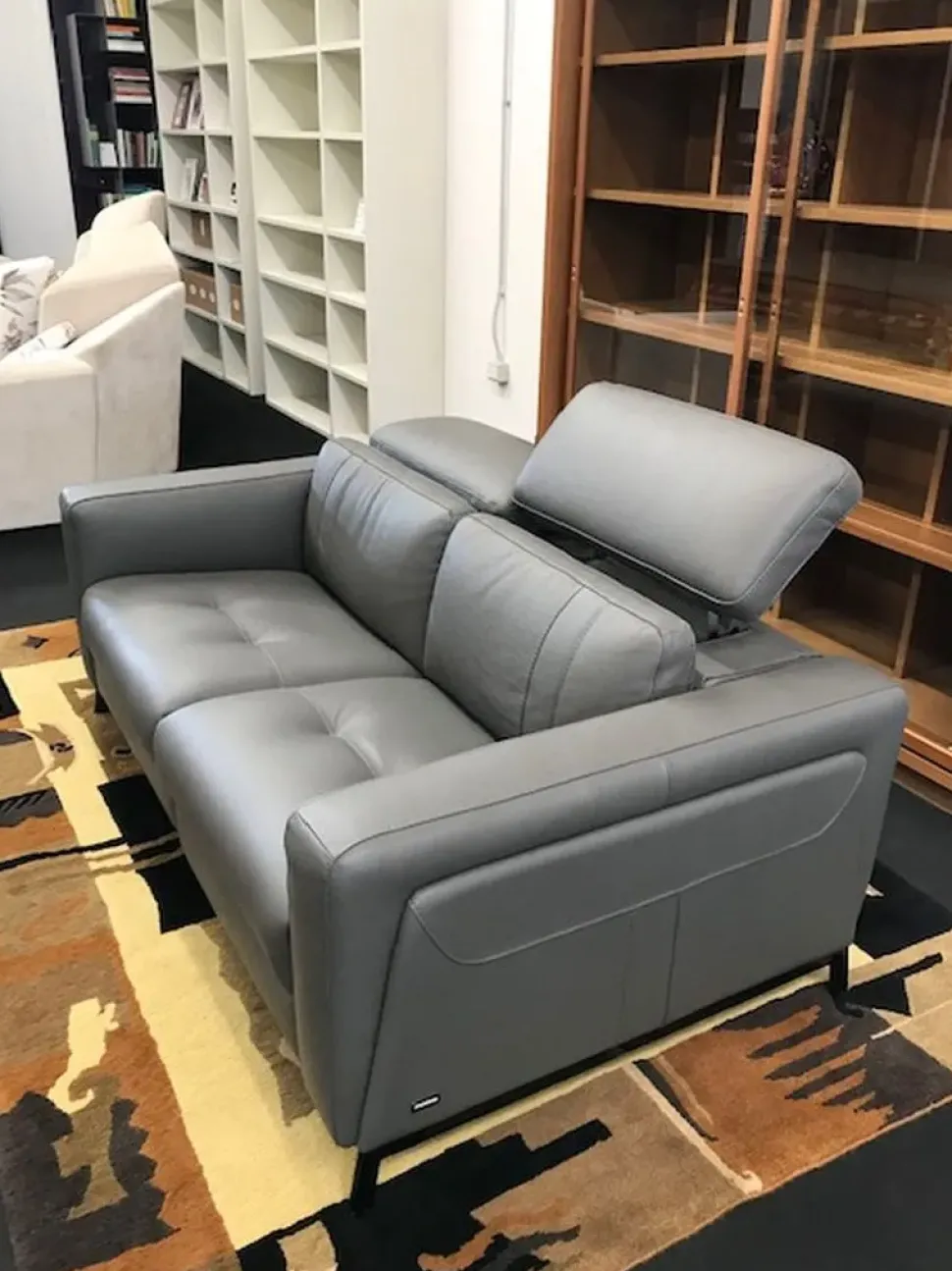 Scopri il divano Wagner Nicoline, un'ottima scelta per l'arredamento della tua casa! Prezzo vantaggioso!