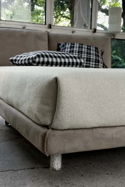 Scopri il Letto Gaber Veneran scontato a prezzi outlet!