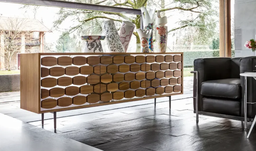 Scopri il mobile soggiorno modello Honey di Tonin casa a prezzo Outlet! Una scelta di stile per l'architetto moderno.