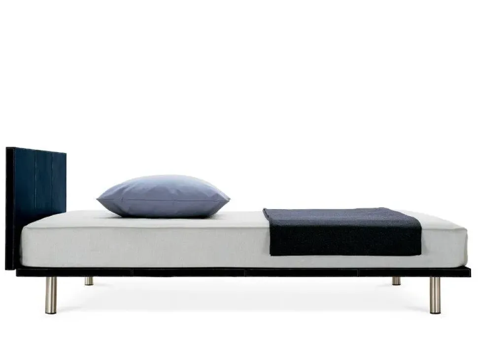 Scopri il prezzo riservato del letto Milano zanotta nella fotografia