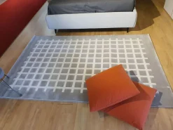 Scopri il Tappeto Moderno rettangolare modello Cek in offerta! Una scelta di stile e qualità per la tua casa.