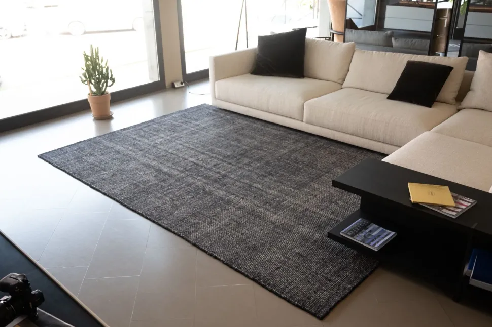 Scopri il tappeto rettangolare Loom Artigianale, stile moderno a prezzo scontato sulla nostra e-commerce!