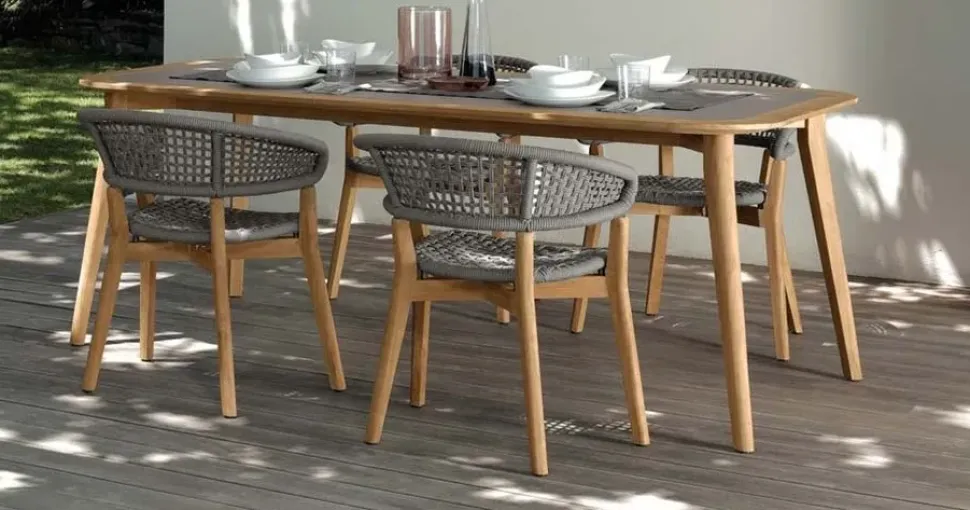 Scopri il Tavolo Moon Teak Talenti da giardino a prezzo Outlet!