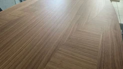 Scopri il Tavolo sagomato Random Ozzio con uno sconto del 30%! Design moderno ed elegante, perfetto per la tua casa.