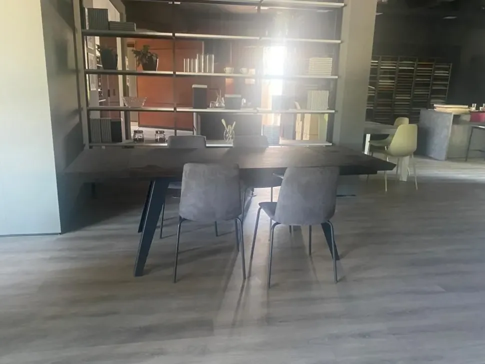 Scopri il Tavolo Scott di Stones con uno sconto del 58%!