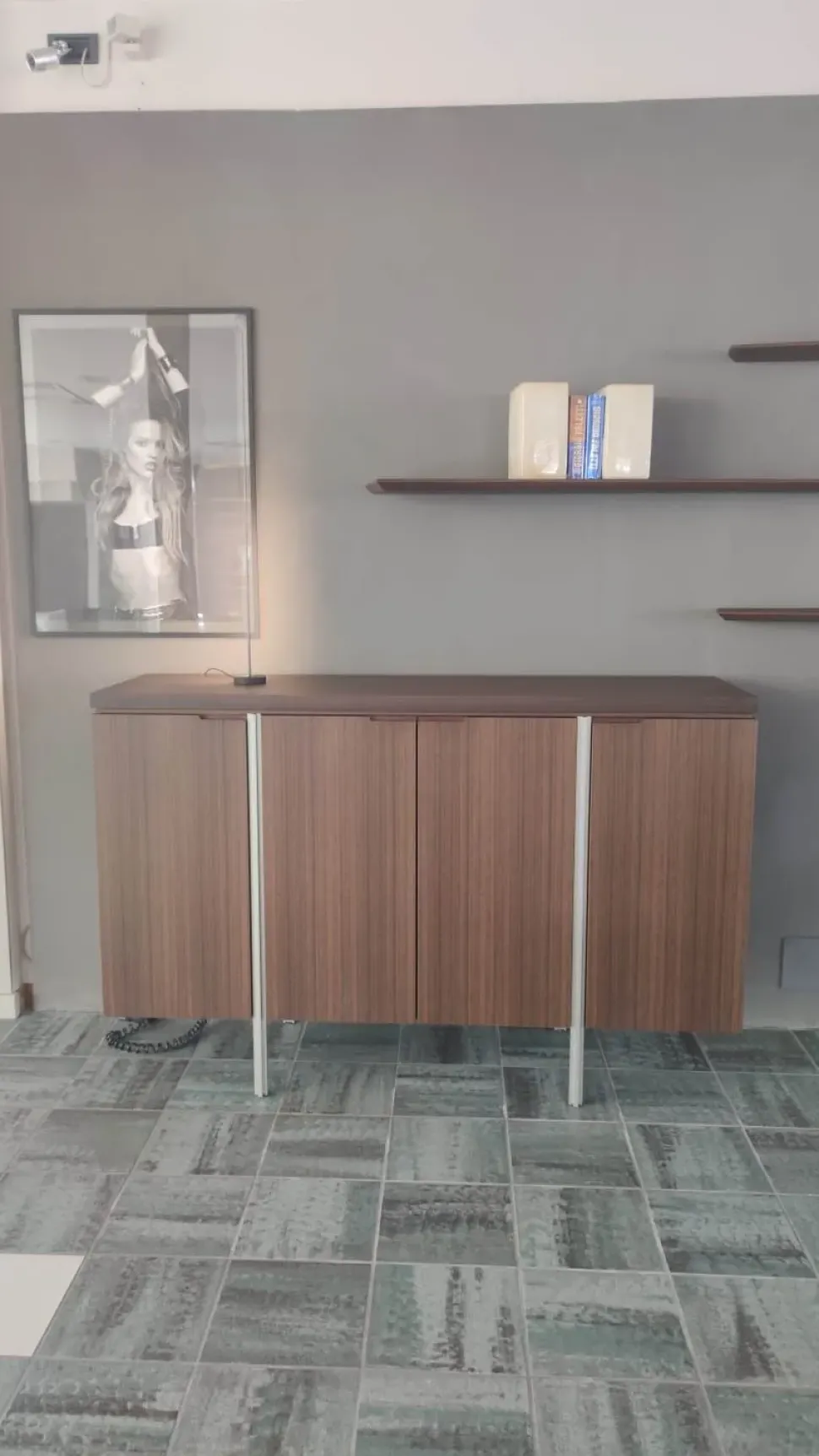 Scopri Irving di Molteni&C: madia moderna a prezzo scontato! Acquista ora!