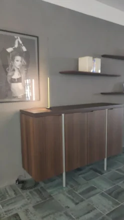 Scopri Irving di Molteni&C: madia moderna a prezzo scontato! Acquista ora!