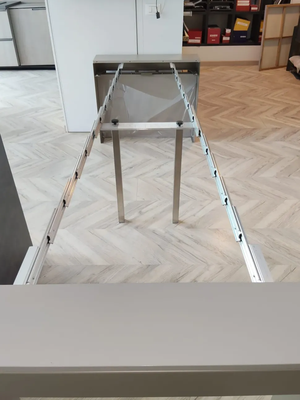 Scopri la consolle Marvel Pezzani a prezzi outlet