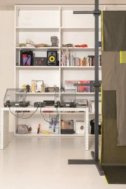 Scopri la consolle Quaderna Zanotta a prezzi convenienti